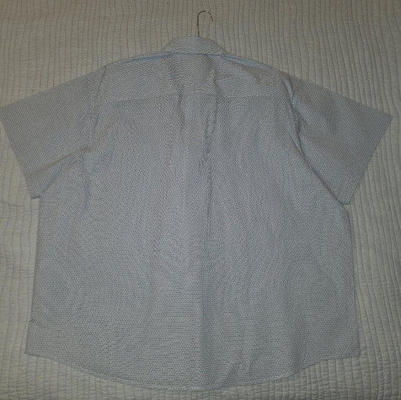 3 George Strait, 1 Cinch and 1 Cody James. 3x short sleeve shirt lot - Picture 3 of 15